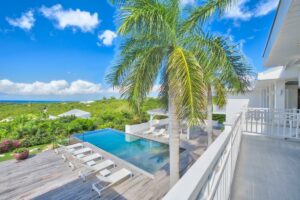 Villa-6-chambres-pour-15-personnes-aux-Terres-Basses-vue-mer-et-piscine-St-Martin-2